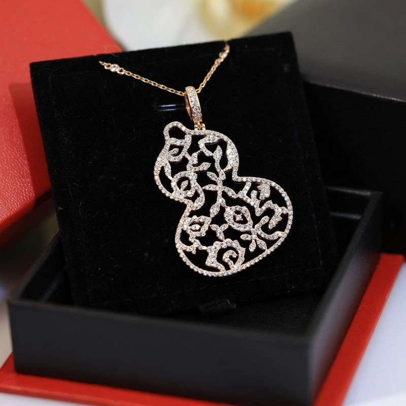 Minimalist Qeelin Necklaces 209648