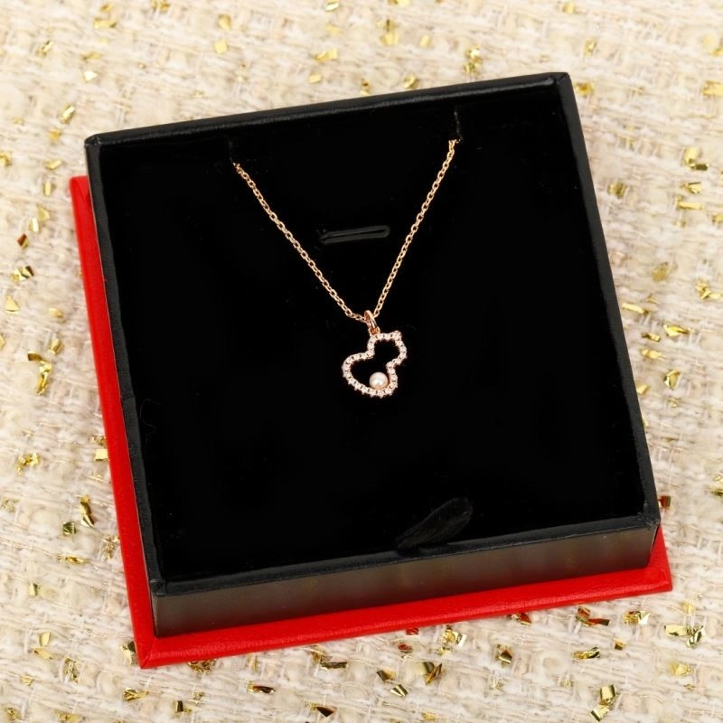 Minimalist Qeelin Necklaces 209663