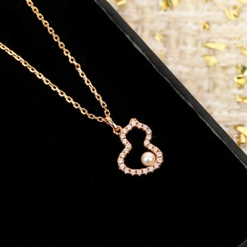 Minimalist Qeelin Necklaces 209663