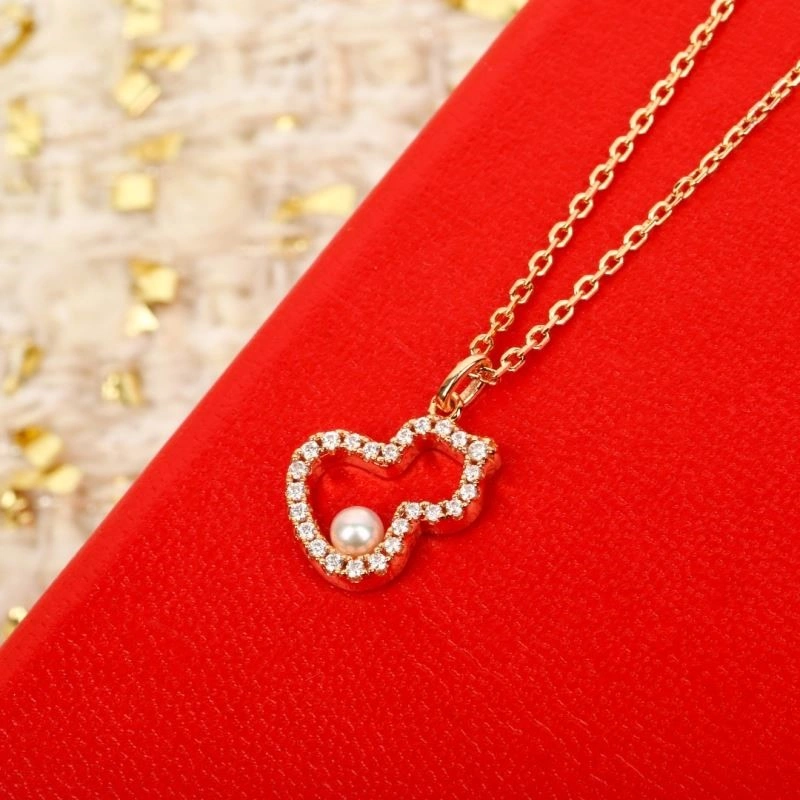 Minimalist Qeelin Necklaces 209663
