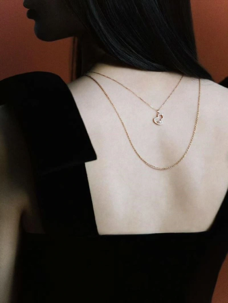 Minimalist Qeelin Necklaces 209663