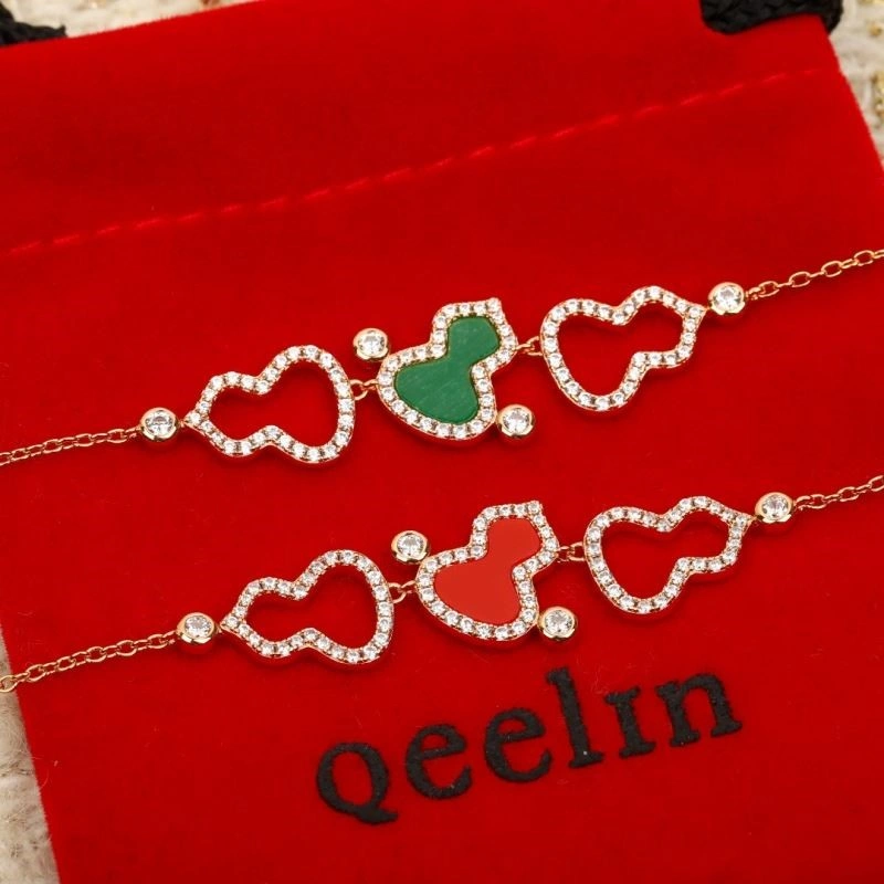 Packable Qeelin Necklaces 209659