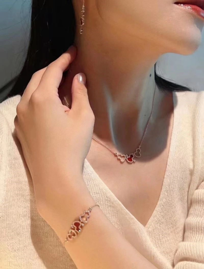 Packable Qeelin Necklaces 209659