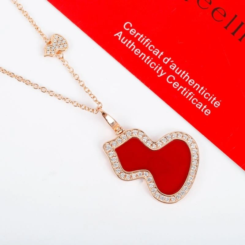 Compact Qeelin Necklaces 209742