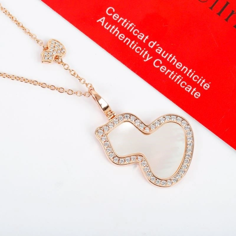 Compact Qeelin Necklaces 209742