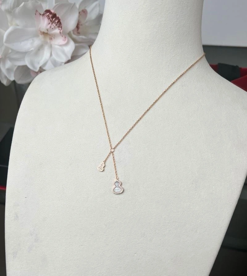 Compact Qeelin Necklaces 209129