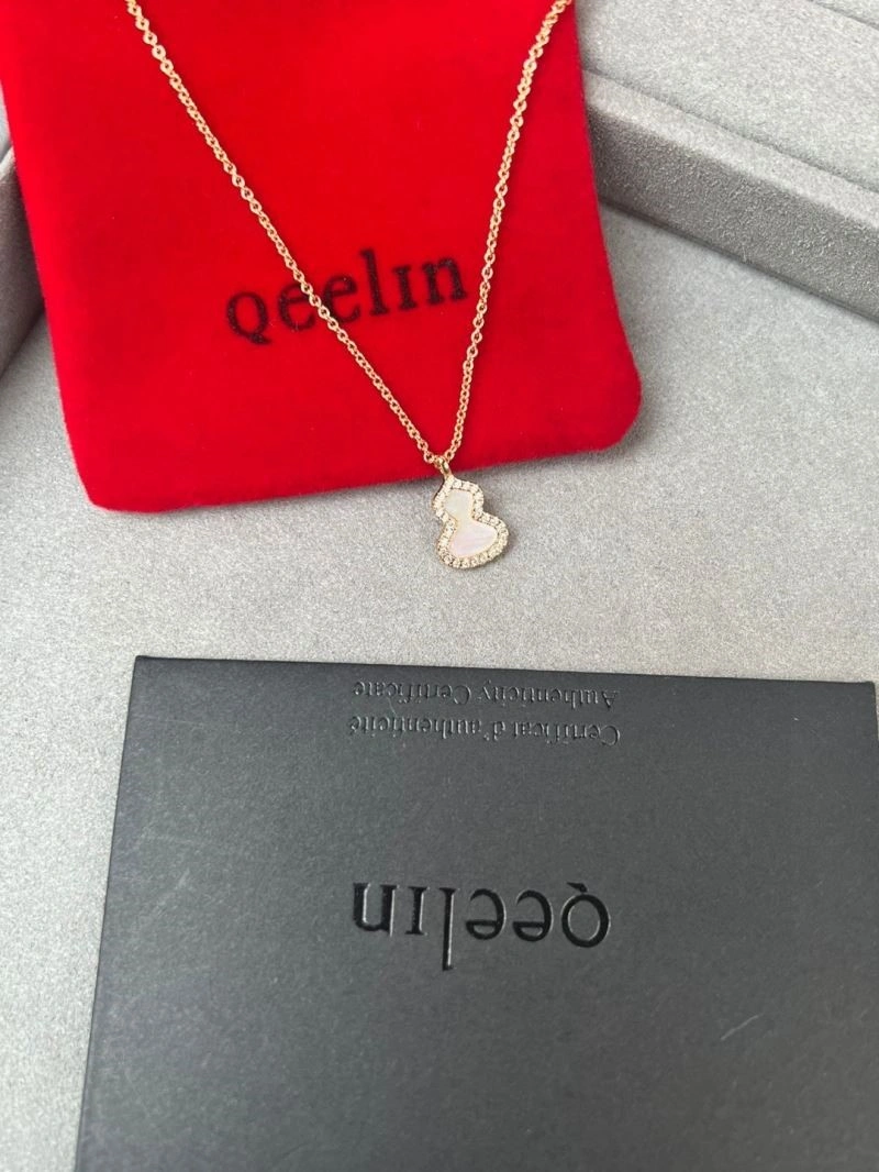 Practical Qeelin Necklaces 209135