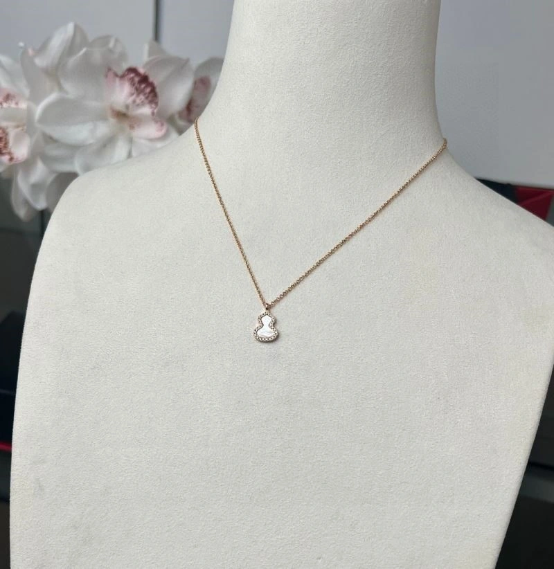 Practical Qeelin Necklaces 209135