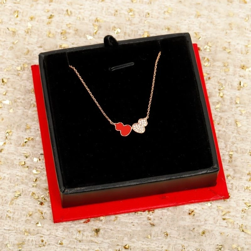 ModernLook Qeelin Necklaces 209097