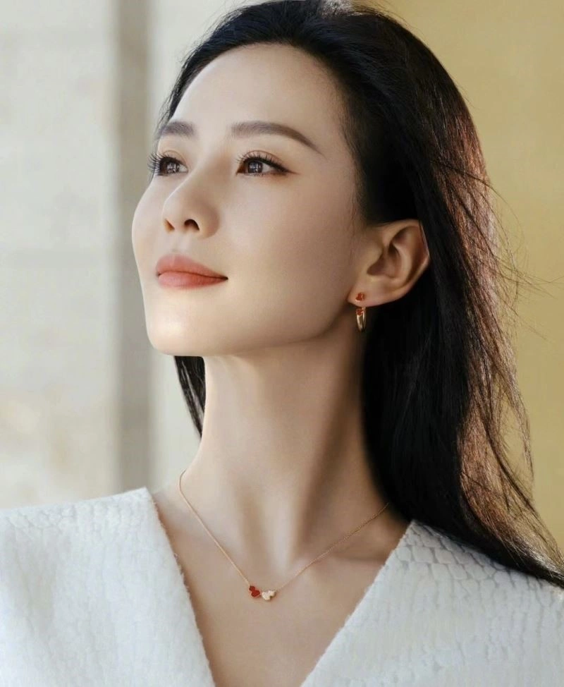 ModernLook Qeelin Necklaces 209097