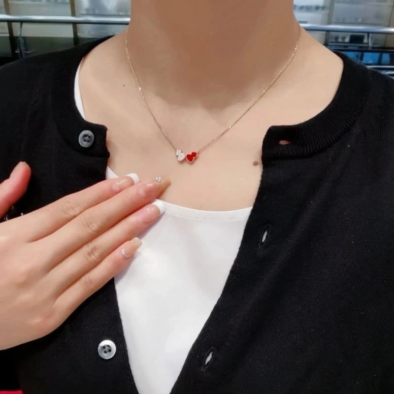 ModernLook Qeelin Necklaces 209097