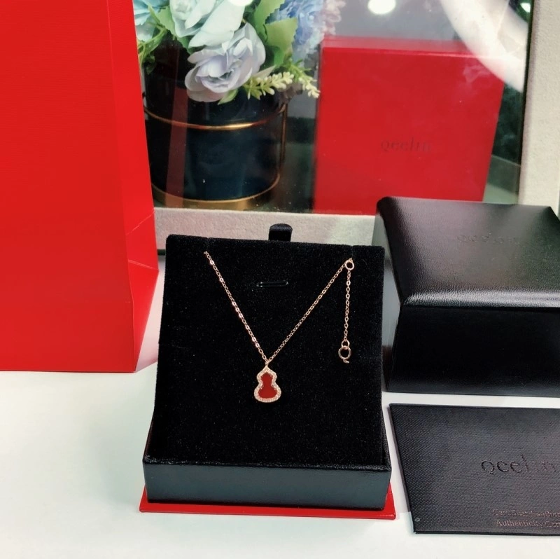 Qeelin Necklaces ModernLook 208460