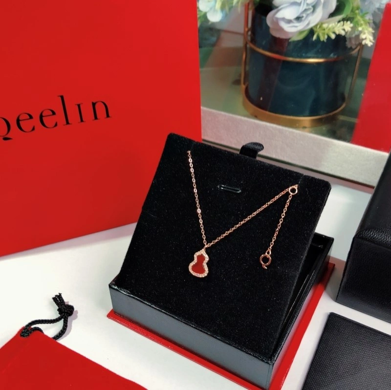 Qeelin Necklaces ModernLook 208460