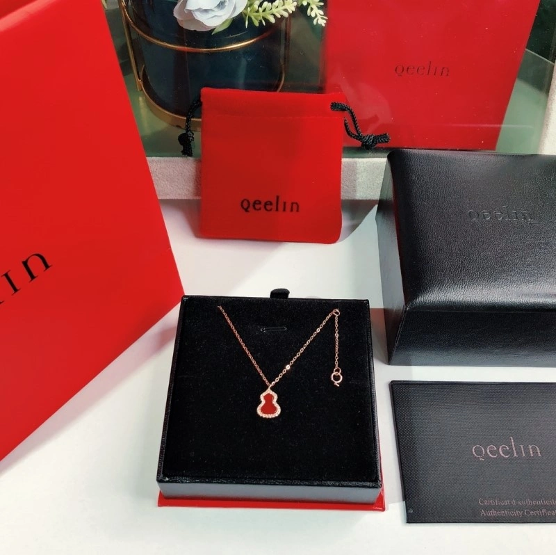 Qeelin Necklaces ModernLook 208460