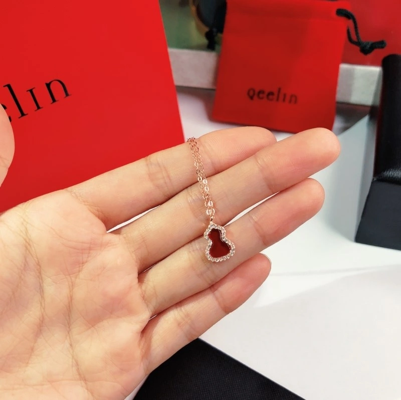 Qeelin Necklaces ModernLook 208460