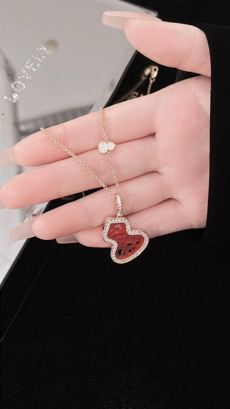 Breathable Qeelin Necklaces 208454