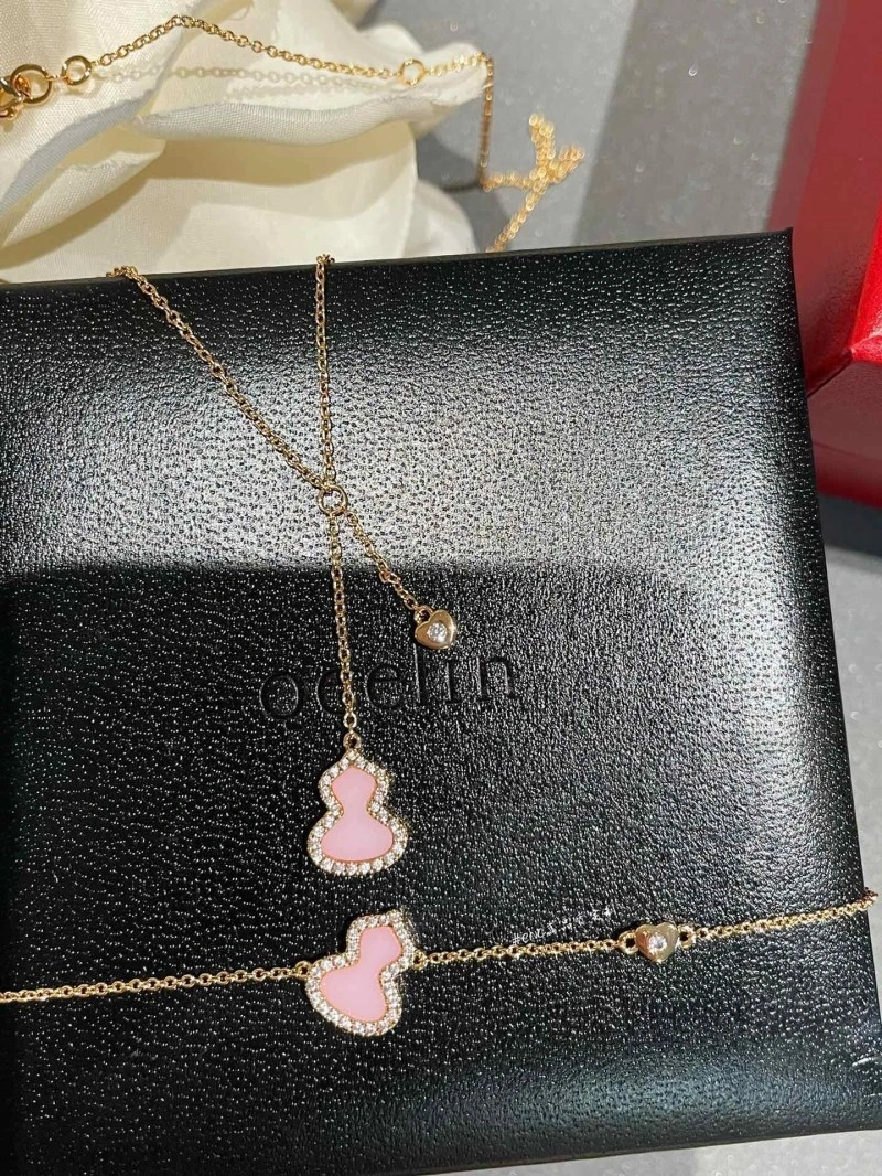 Trendy Qeelin Necklaces 208451