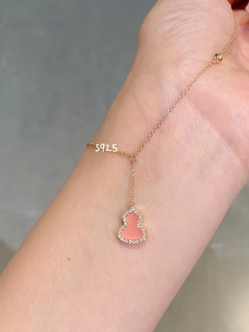 Qeelin Necklaces Minimalist 208447