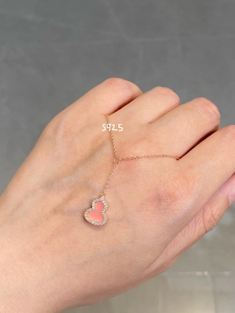 Qeelin Necklaces Minimalist 208447