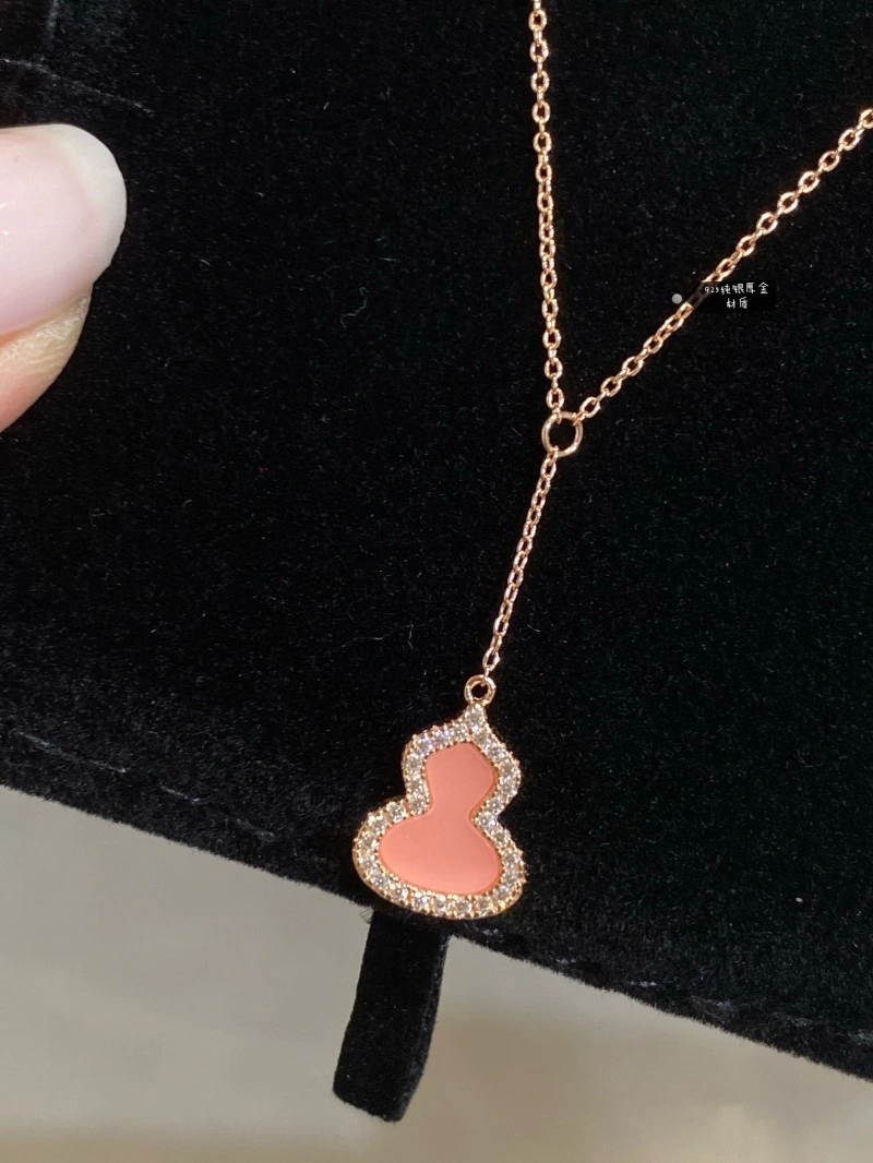 Qeelin Necklaces Minimalist 208447