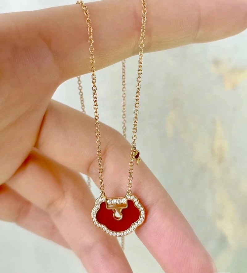 WellDesigned Qeelin Necklaces 208443