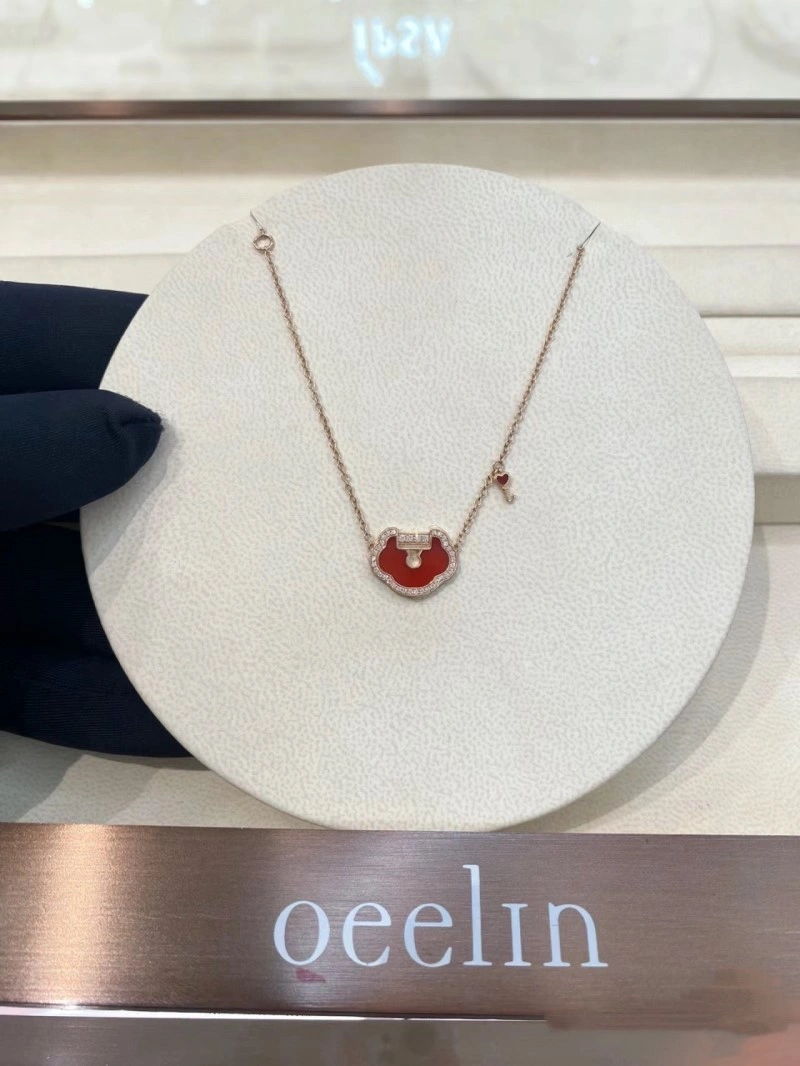 WellDesigned Qeelin Necklaces 208443