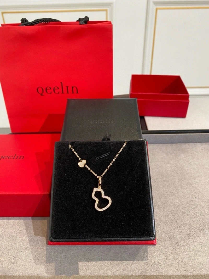 Vibrant Qeelin Necklaces 207776