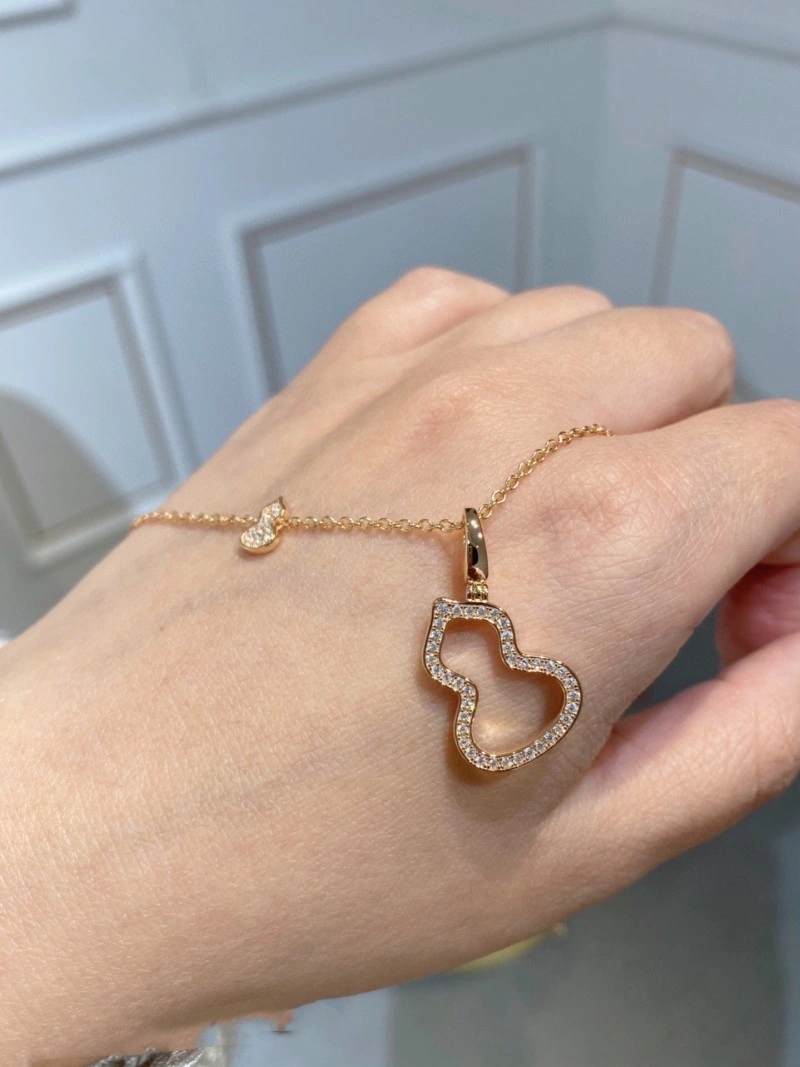 Vibrant Qeelin Necklaces 207776