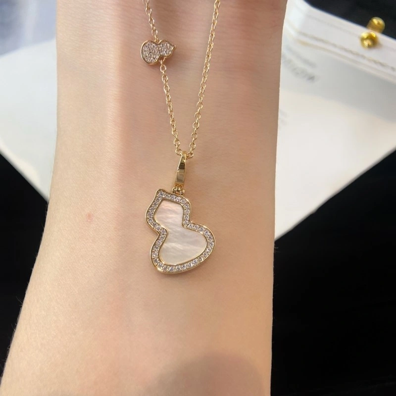 MoistureWicking Qeelin Necklaces 207770