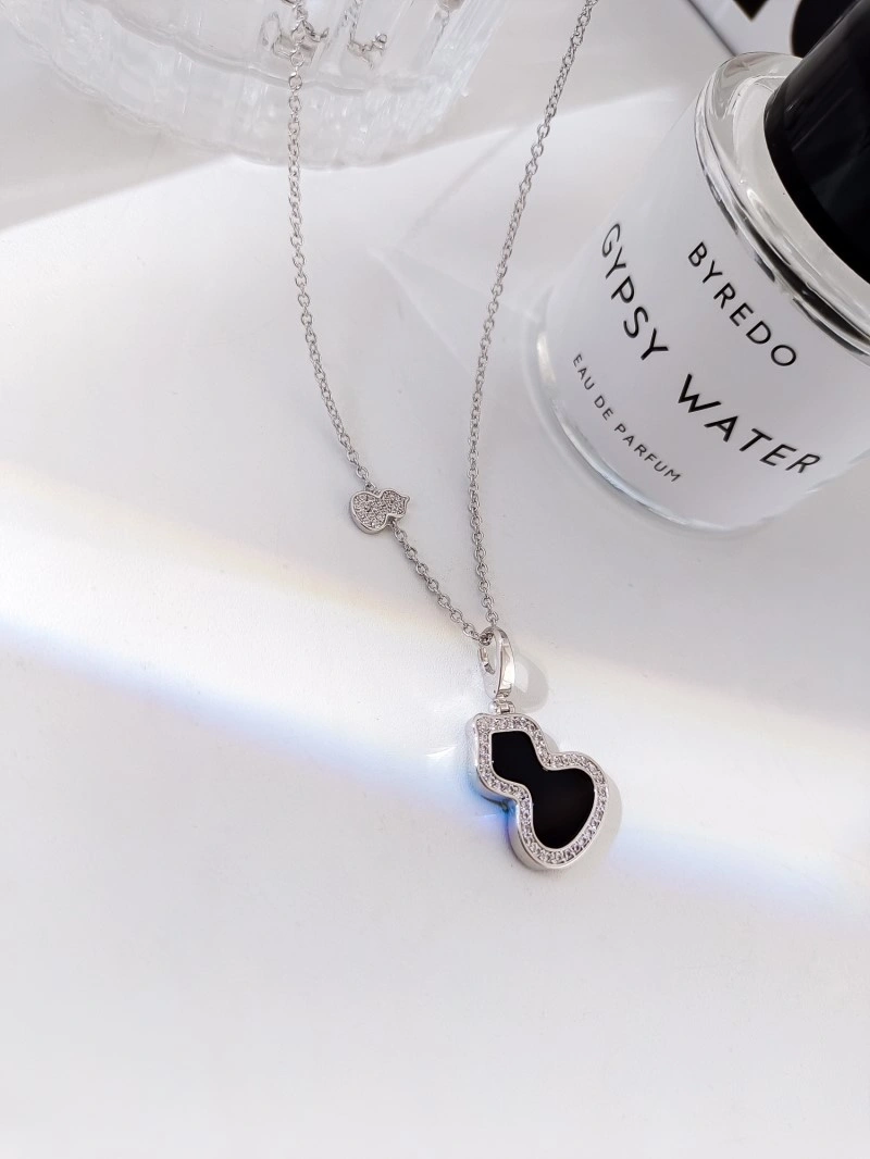Neat Qeelin Necklaces 207764