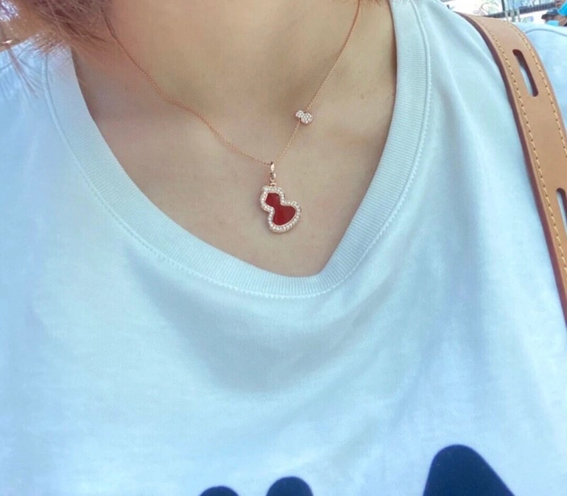 SoftTouch Qeelin Necklaces 207754