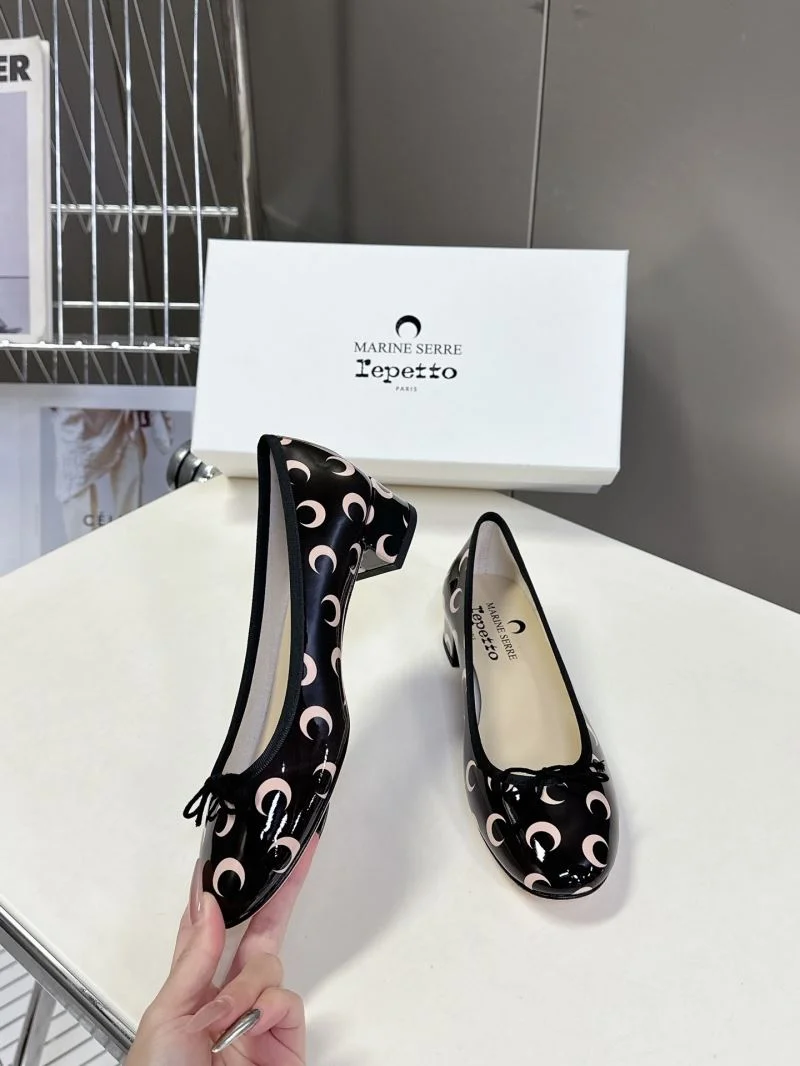 Effortless Repetto Shoes 9090