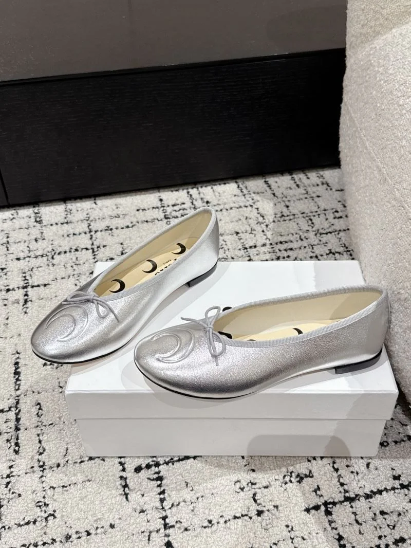 Effortless Repetto Shoes 5864