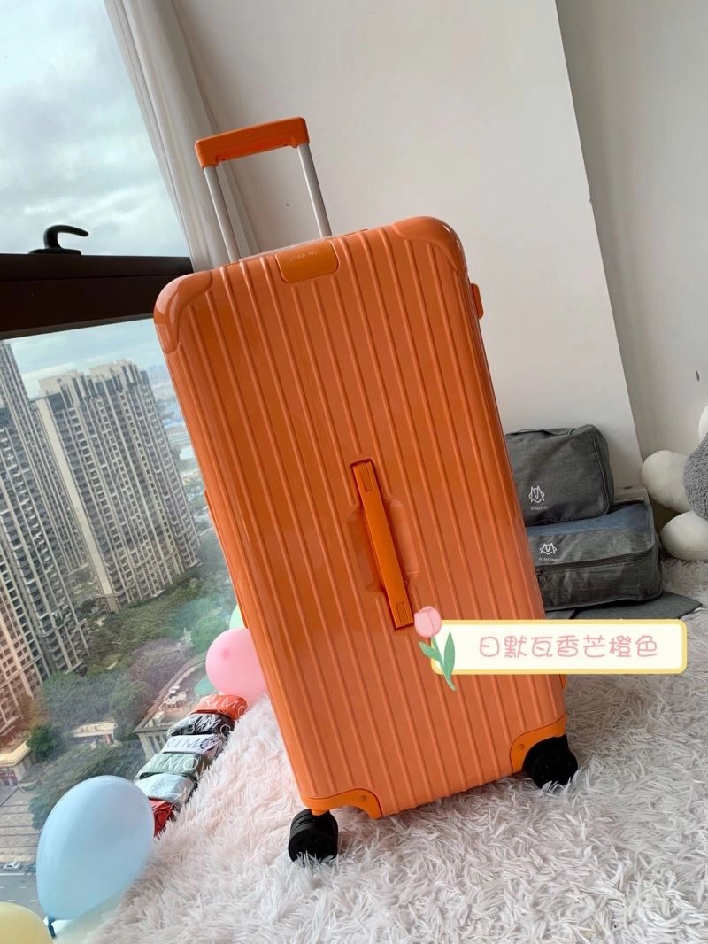 WrinkleFree Rimowa Suitcase 69428
