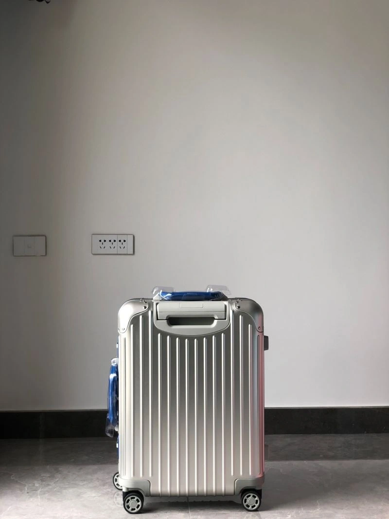 EyeCatching Rimowa Suitcase 69486