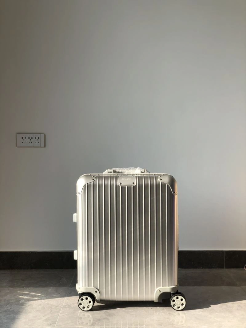 ZeroBulk Rimowa Suitcase 69422