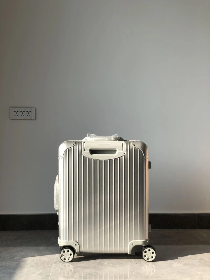 ZeroBulk Rimowa Suitcase 69422