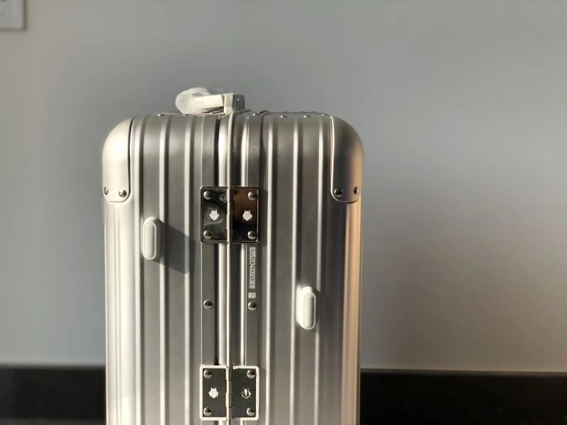 ZeroBulk Rimowa Suitcase 69422