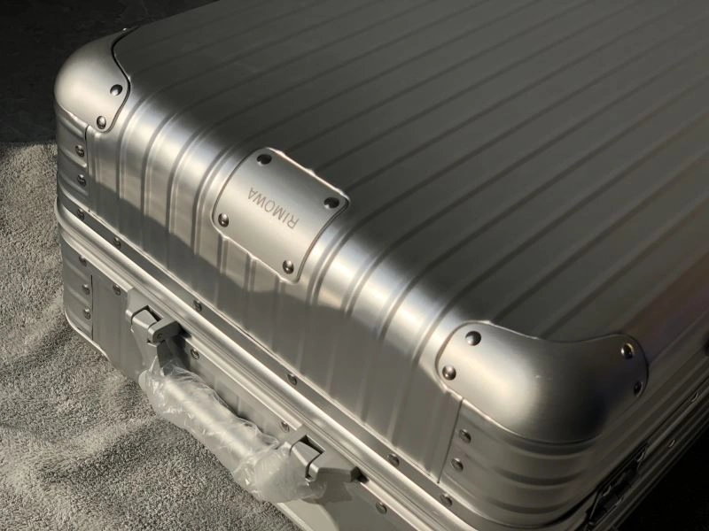 ZeroBulk Rimowa Suitcase 69422