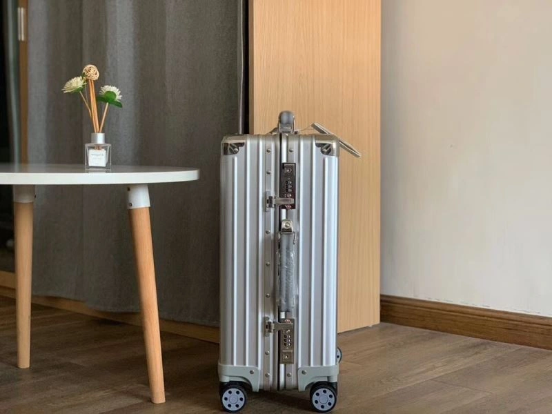 AllSeason Rimowa Suitcase 69464