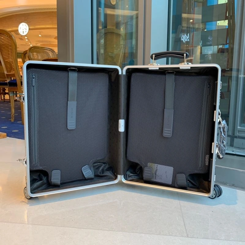 Chic Rimowa Suitcase 69415