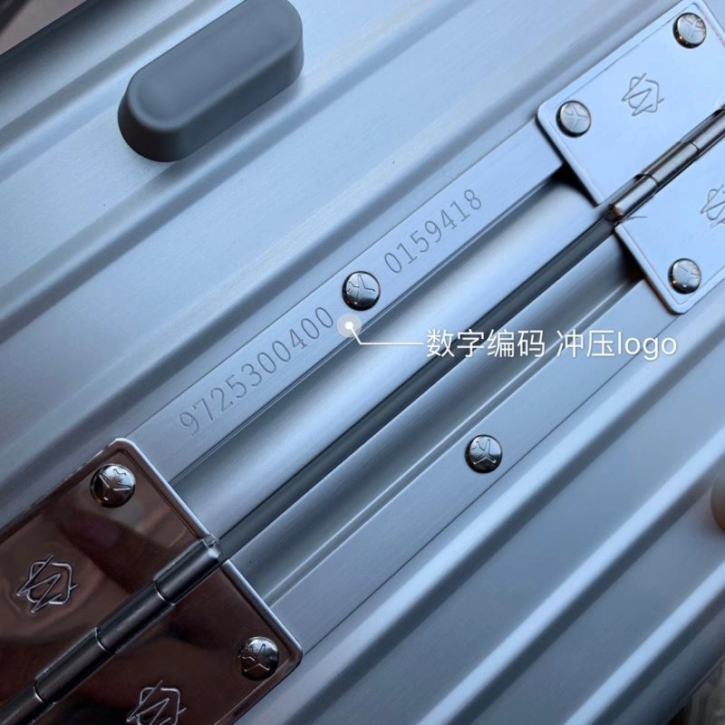 Chic Rimowa Suitcase 69415