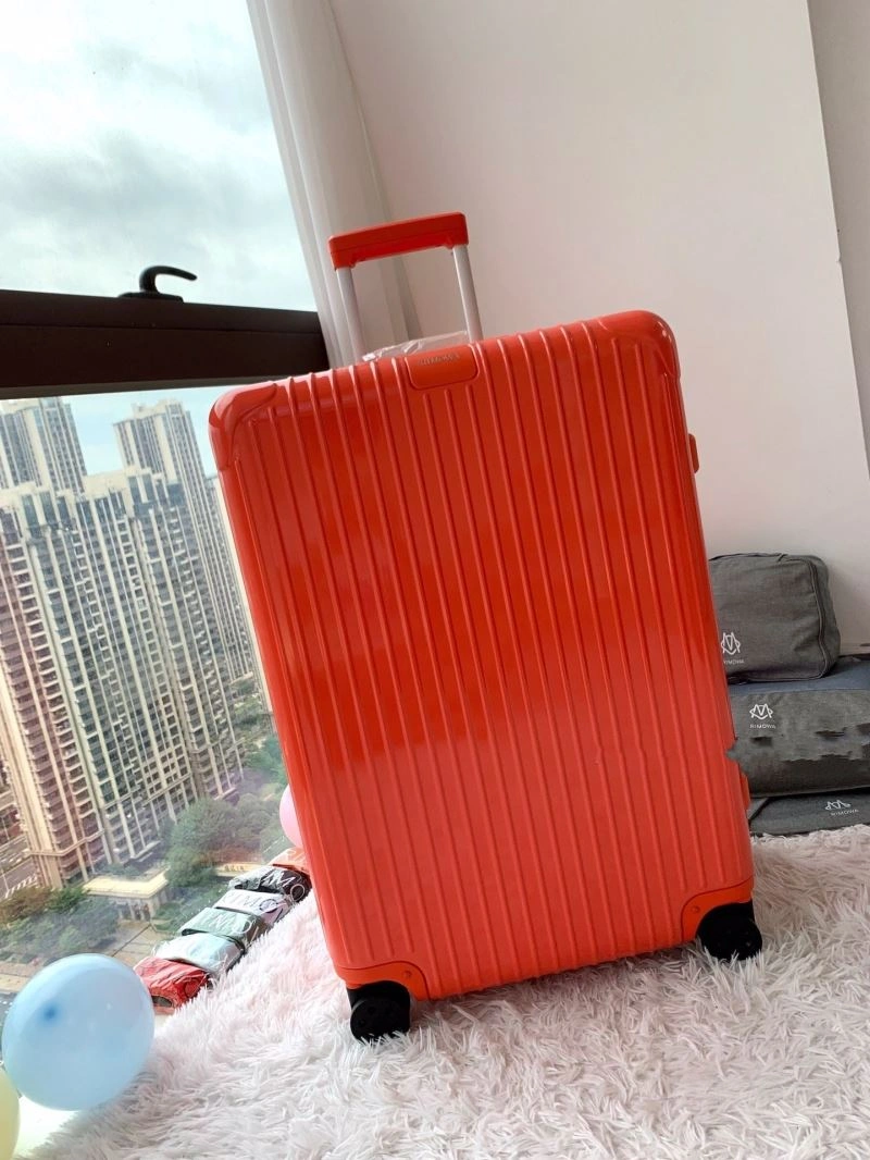 Reliable Rimowa Suitcase 69458