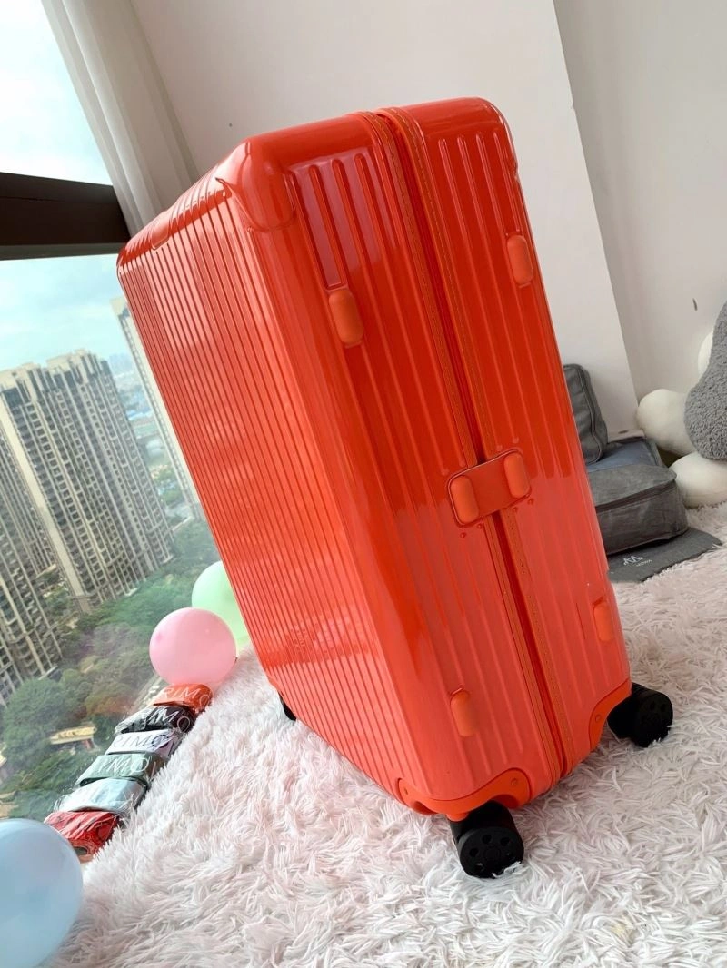 Reliable Rimowa Suitcase 69458