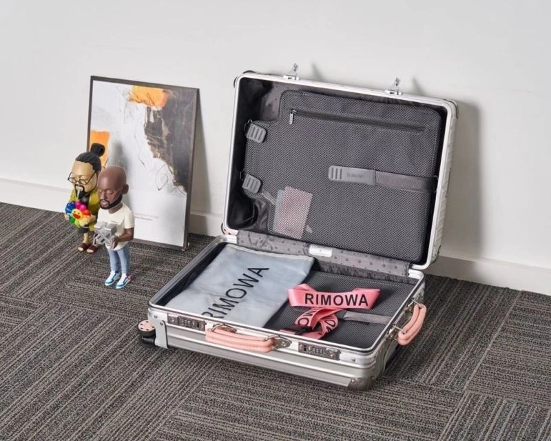 Rimowa Suitcase Minimalist 69413