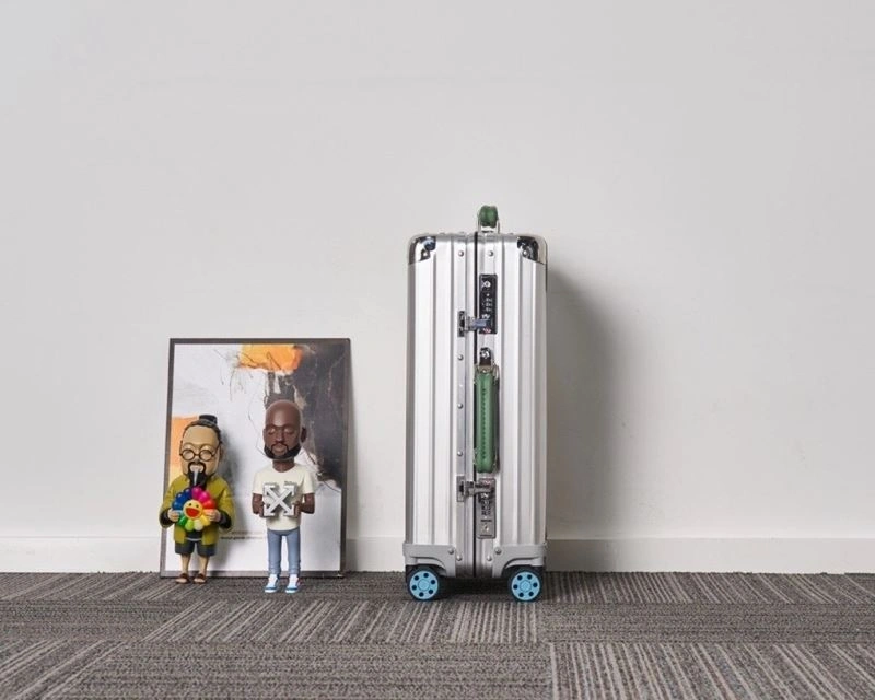 Bright Rimowa Suitcase 69416