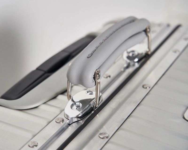 SmoothTexture Rimowa Suitcase 69452