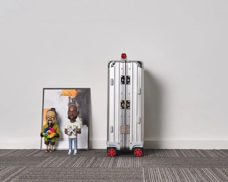 Neat Rimowa Suitcase 69411