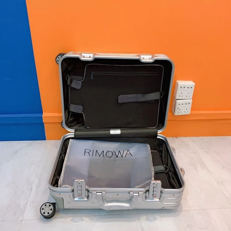 Rimowa Suitcase WellDesigned 37694