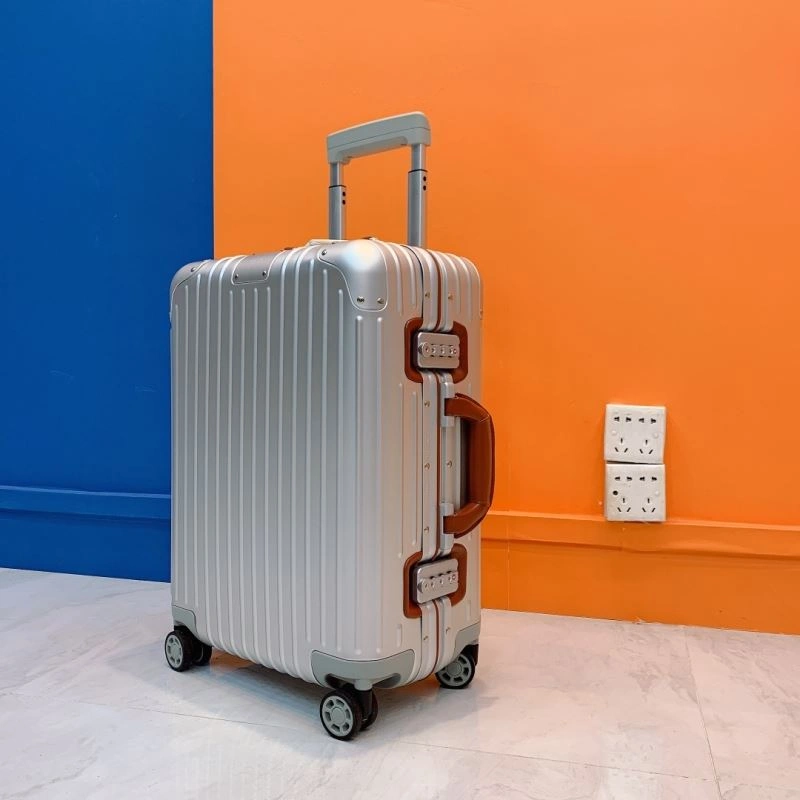 StreetReady Rimowa Suitcase 69414